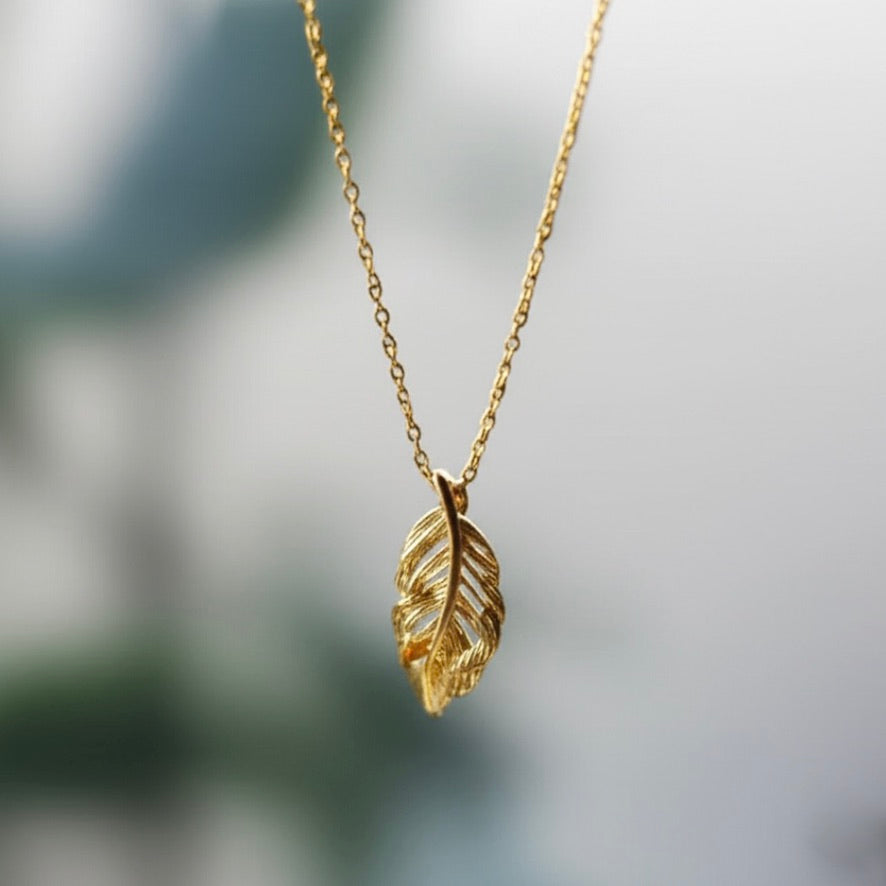 Delicate Feather Pendant Necklace