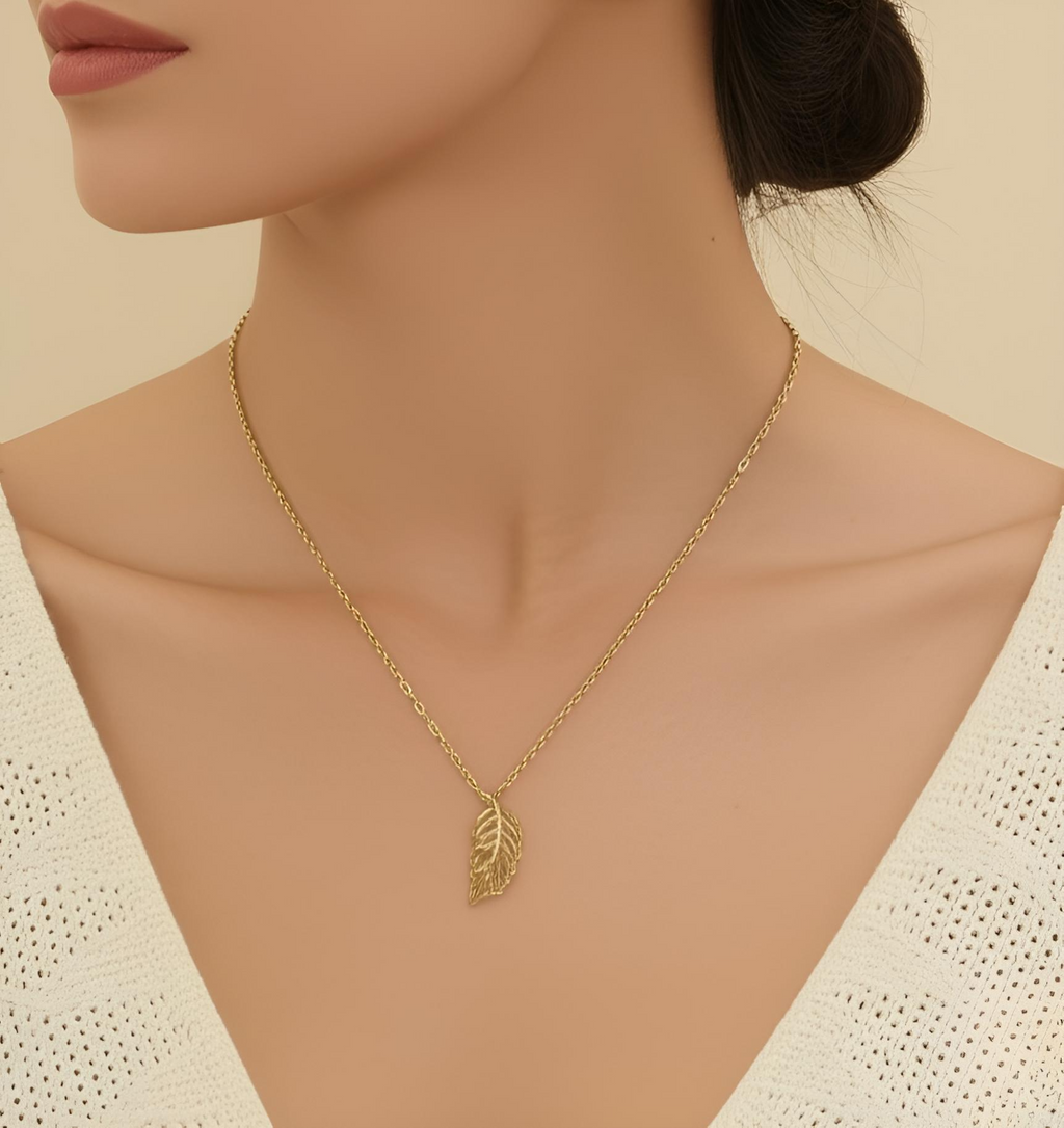 Delicate Feather Pendant Necklace