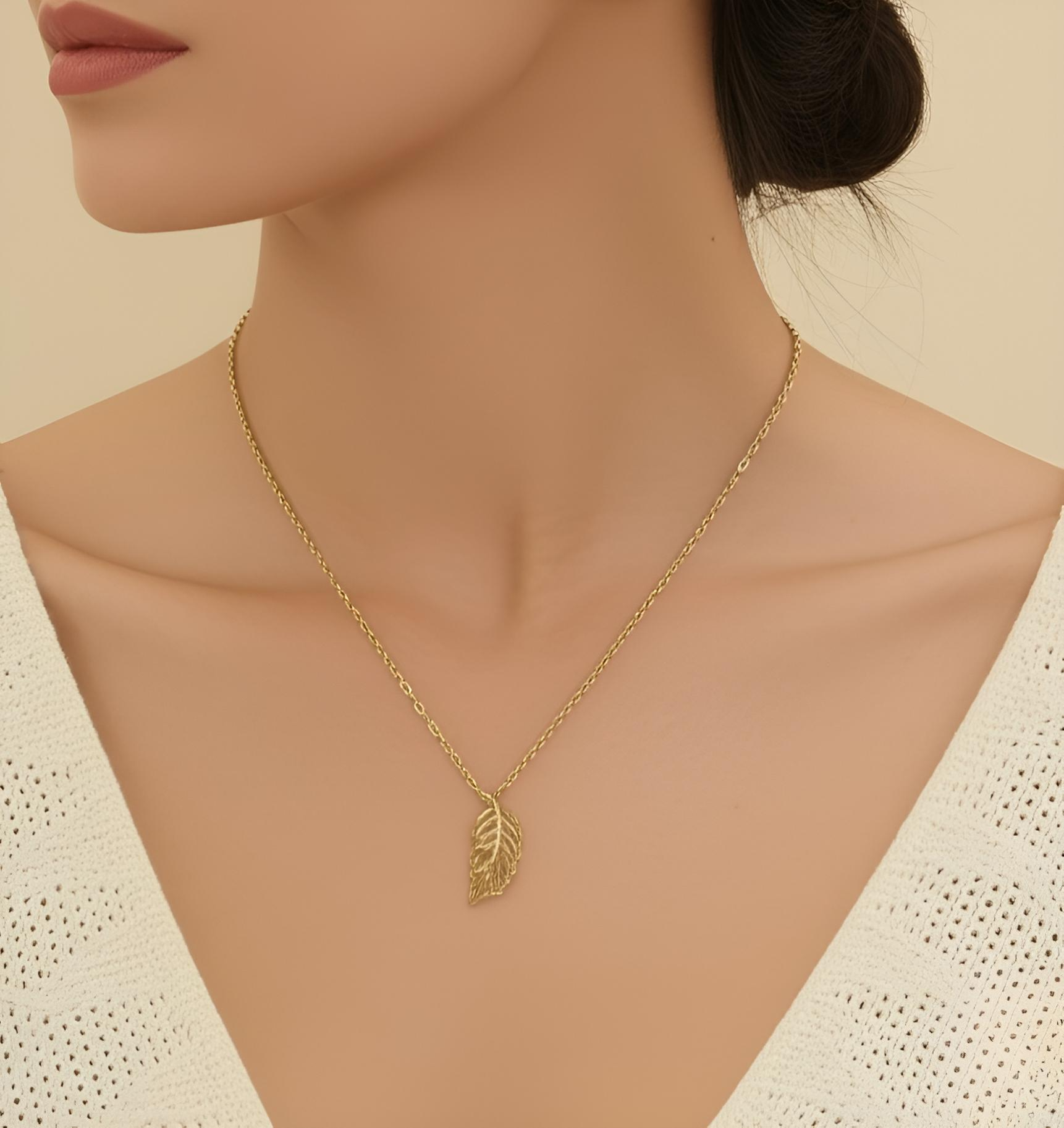 Delicate Feather Pendant Necklace