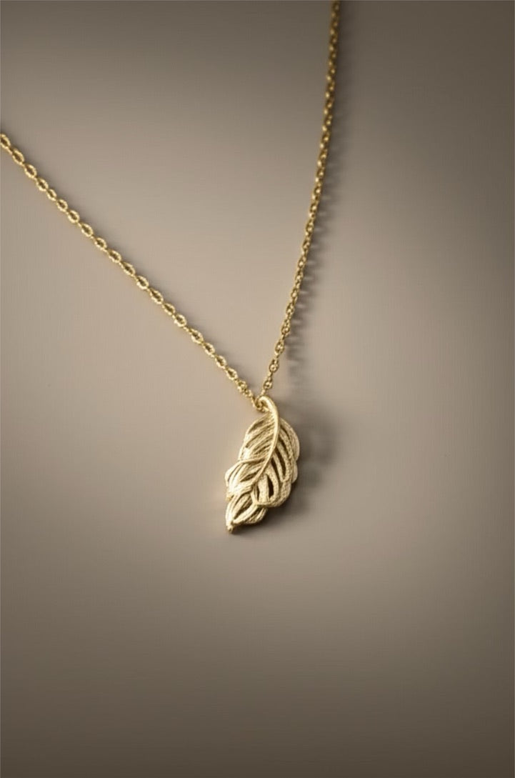 Delicate Feather Pendant Necklace