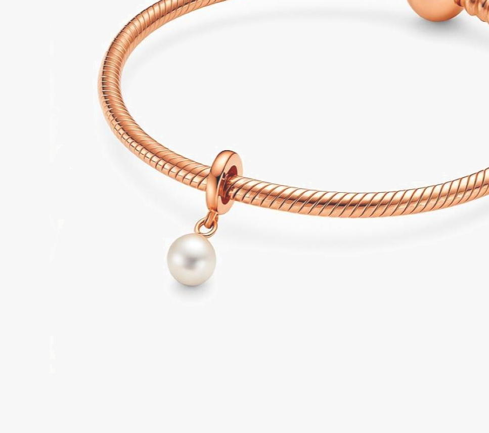 Seashell Pearl Bracelet Charm in Rose Gold