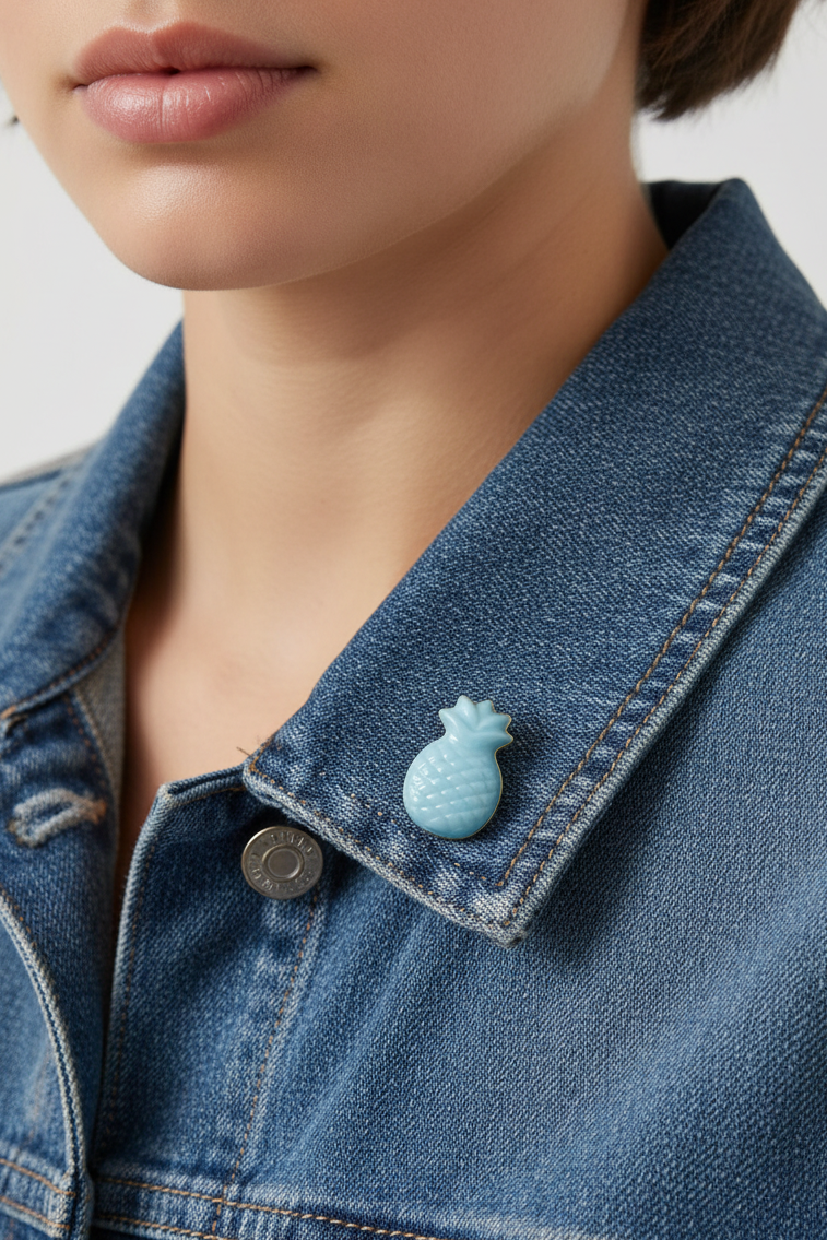 button pineapple brooch in blue
