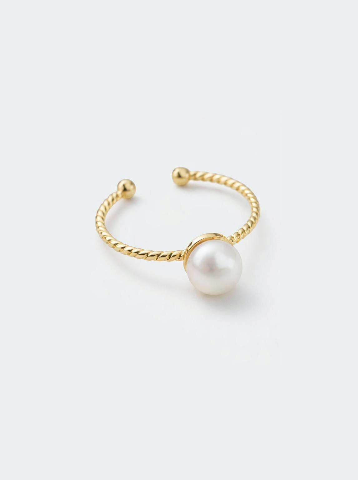 Twisted Golden Ring with Pearl